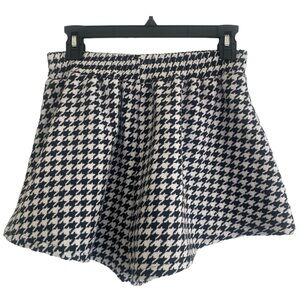 Houndstooth Skort!